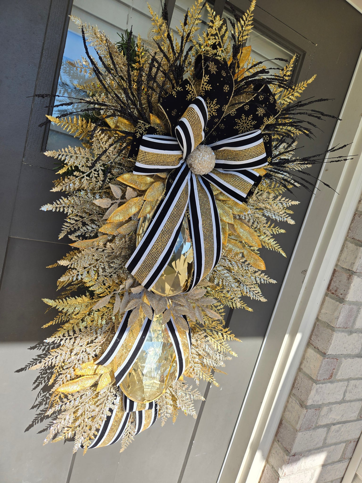 Black & Gold Jewel Swag